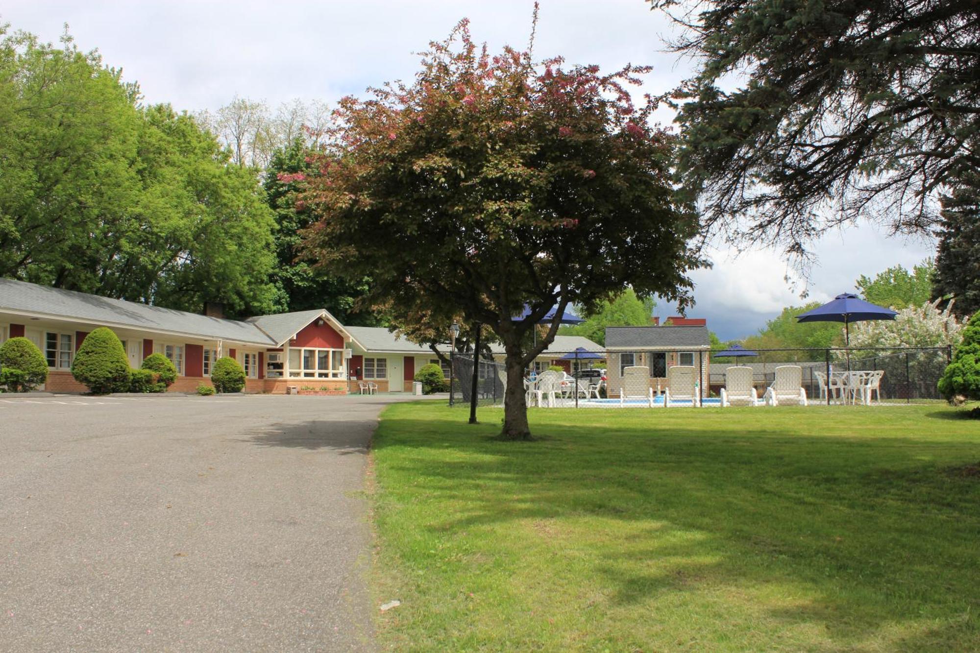 Berkshire Inn Pittsfield Exterior photo