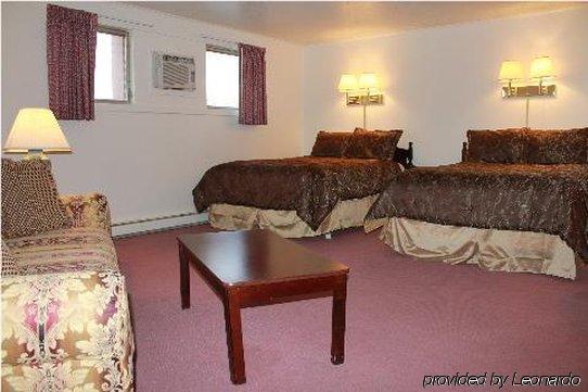 Berkshire Inn Pittsfield Room photo
